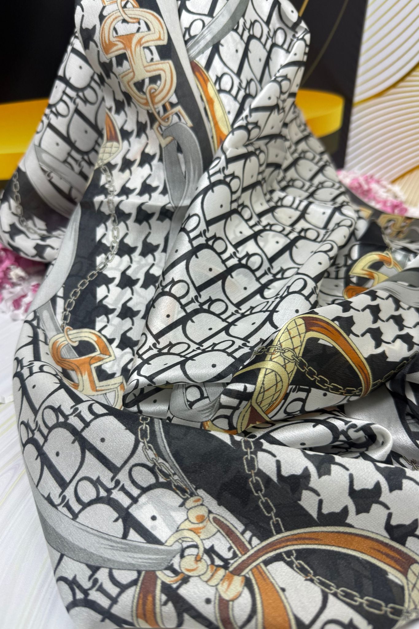 Châle Monogram Gris Perle & Noir